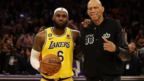 “阿尔克马尔众志成城，客场挑战能否逆袭成疑？”