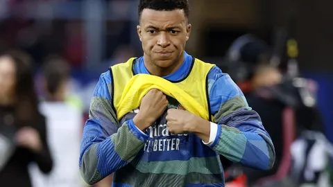 “战神归来！莱昂纳德对篮网高效表现：14中10狂砍31分精彩回顾”