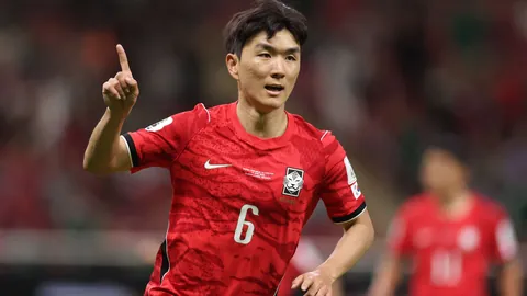 拜仁3-1门兴豪取三连胜：凯恩破纪录，德利赫特助威，德甲焦点战回顾